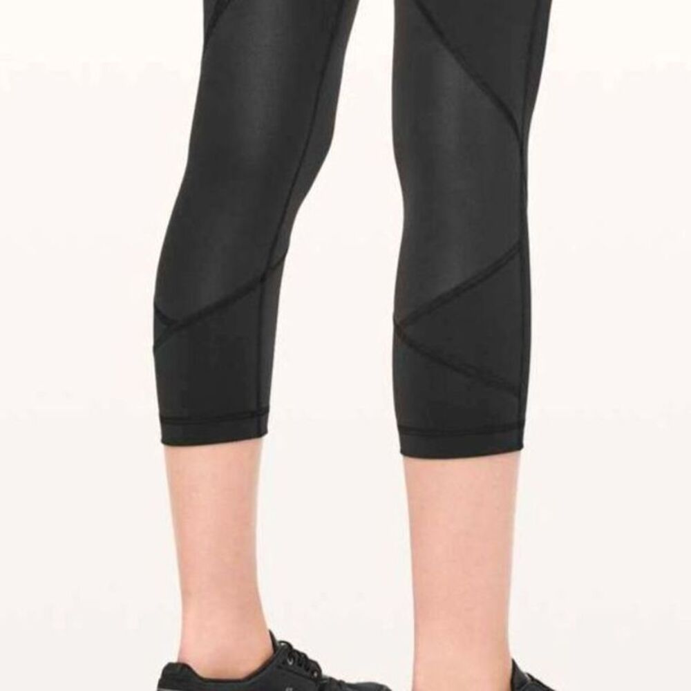 Lululemon Pace Rival Crop Full-On Luxtreme 22" Womens Size 4 Black